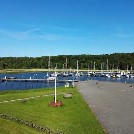 Laran - Direkt Am Bodden In * 拉尔斯维克