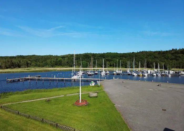 Laran - Direkt Am Bodden In * Ralswiek